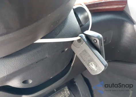 2010 Acura Rl 3.7 из США, поврежденный, VIN JH4KB2F67AC001378